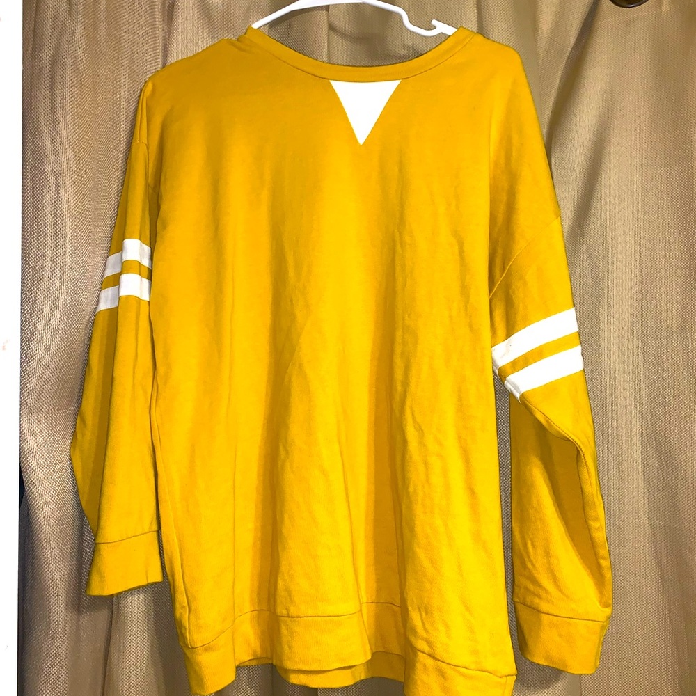 Crewneck sweater